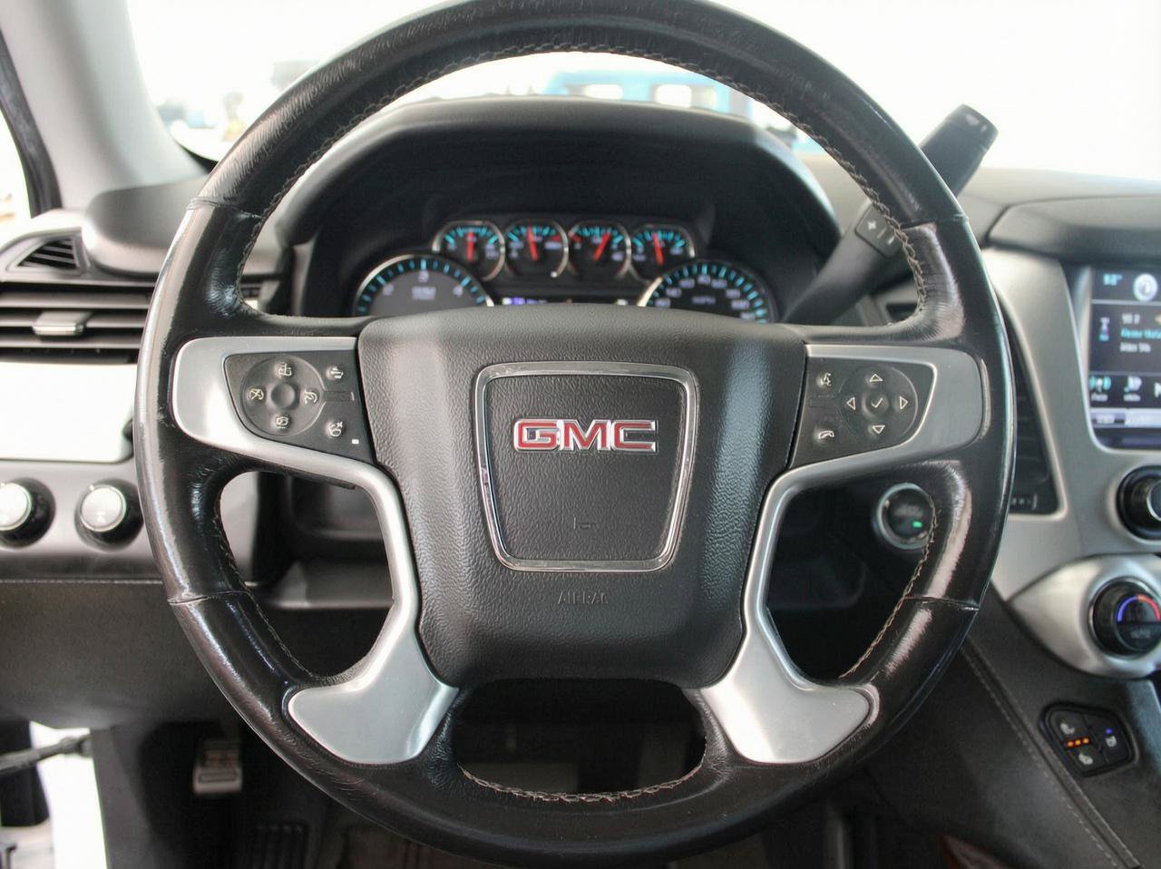 Used 2020 GMC Yukon XL SLT w/ Open Road Package AWD/4WD image 26