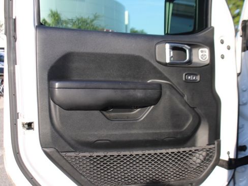 Used 2021 Jeep Wrangler Unlimited Rubicon image 19