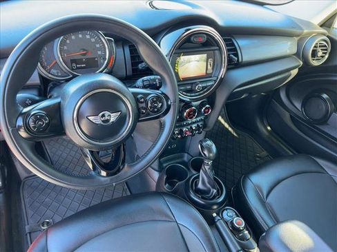 Used 2018 MINI Cooper 2-Door Hardtop image 10