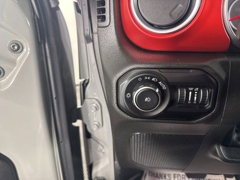 Used 2022 Jeep Wrangler Unlimited Rubicon w/ Cold Weather Group image 22