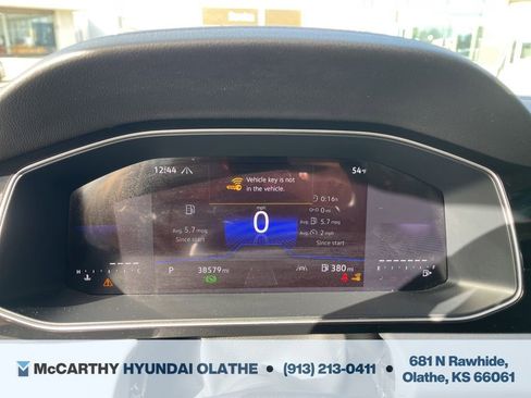 Used 2025 Volkswagen Jetta SE FWD image 7
