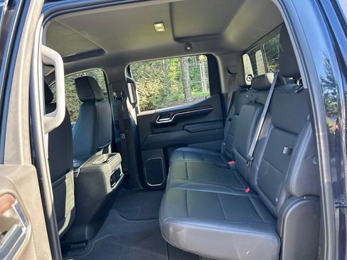 Used 2023 GMC Sierra 1500 SLT w/ SLT Premium Plus Package RWD image 39
