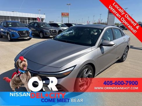 Used 2025 Hyundai Elantra Limited FWD image 1