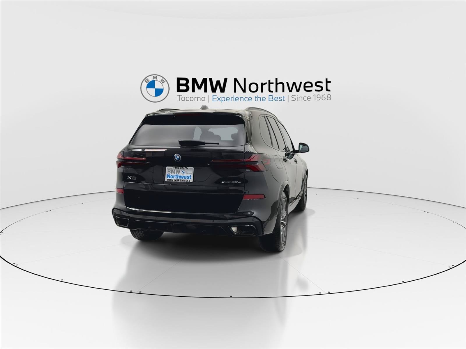New 2026 BMW X5 xDrive50e w/ M Sport Package AWD/4WD image 2