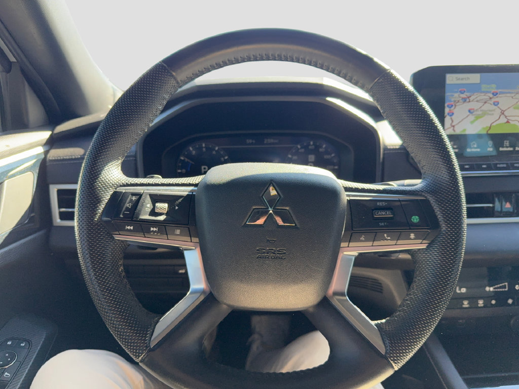 Used 2023 Mitsubishi Outlander SE Black Edition AWD/4WD image 13