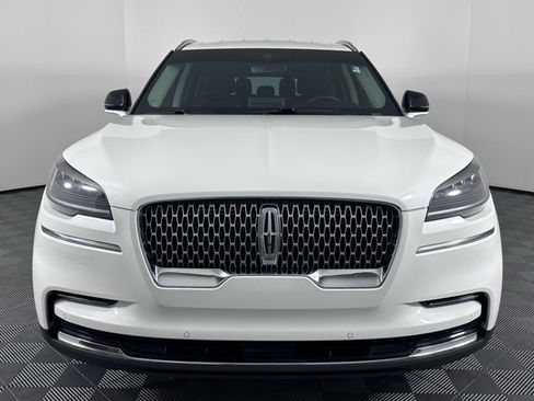 Used 2023 Lincoln Aviator 2WD w/ Class IV Trailer Tow Package image 3