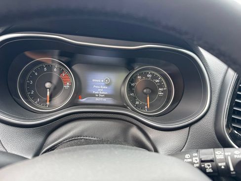 Used 2022 Jeep Cherokee Limited AWD/4WD image 10