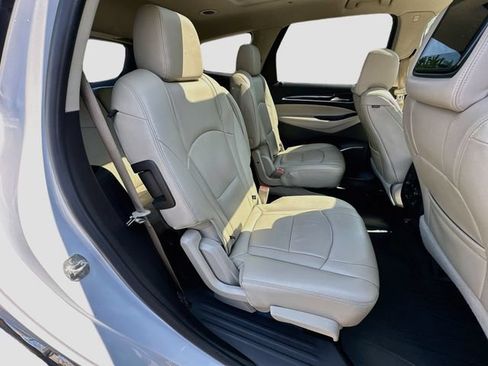 Used 2019 Buick Enclave Essence AWD/4WD image 31
