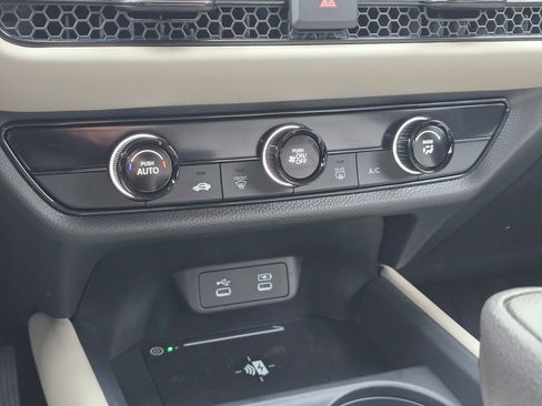 Certified 2026 Honda HR-V LX image 7