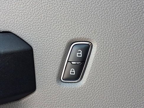 Used 2018 Ford F150 XL w/ Equipment Group 101A Mid image 14