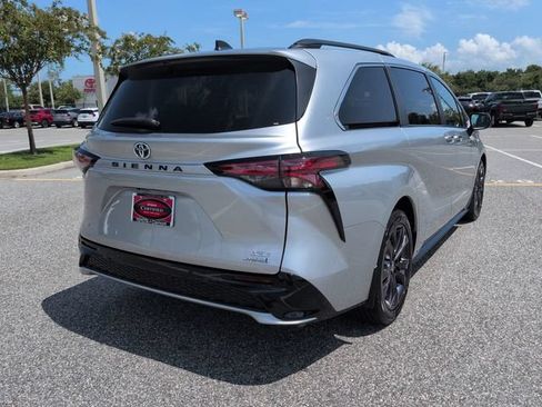 Certified 2024 Toyota Sienna XSE FWD image 4