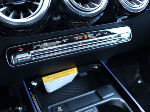 Used 2025 Mercedes-Benz GLA 250 image 44