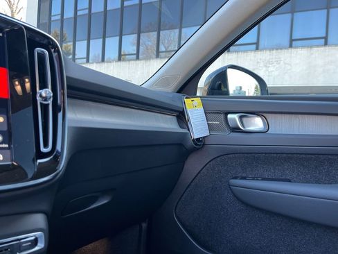 New 2026 Volvo XC40 B5 Ultra w/ Protection Package Premier AWD/4WD image 19