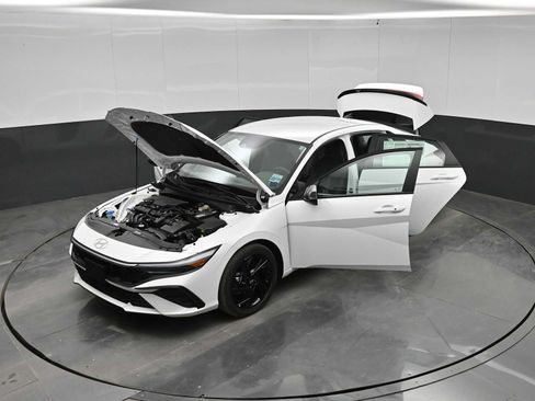 New 2026 Hyundai Elantra Sport FWD image 41