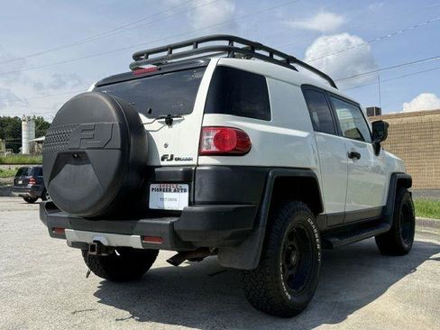 Used 2010 Toyota FJ Cruiser 4WD image 11