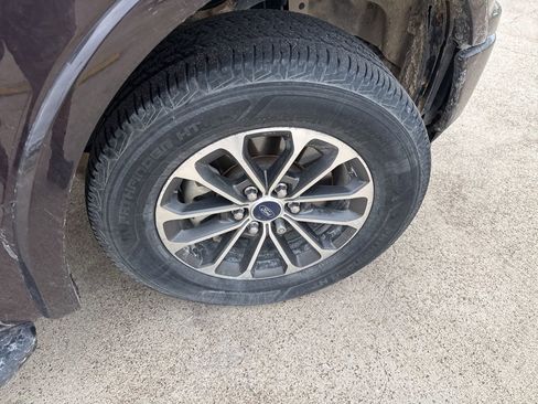 Used 2018 Ford F150 XLT w/ Equipment Group 302A Luxury image 15