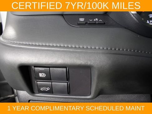Used 2022 Toyota Highlander XLE AWD/4WD image 20