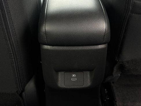 Used 2025 Nissan Versa SV FWD image 22