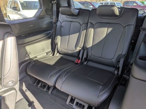 New 2025 Jeep Grand Cherokee L Limited image 25