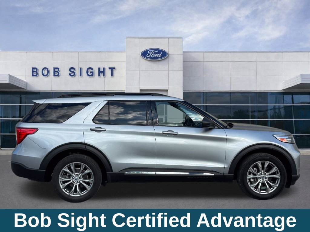 Used 2023 Ford Explorer XLT w/ Equipment Group 202A AWD/4WD image 4