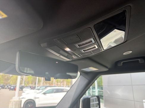 Used 2024 Land Rover Defender 110 X-Dynamic SE image 21