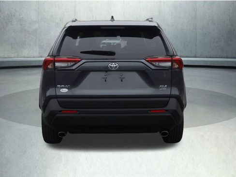 Used 2025 Toyota RAV4 XLE AWD/4WD image 12
