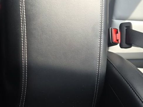 Used 2023 Ford Explorer XLT w/ Equipment Group 202A image 36