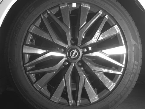 Used 2025 Nissan Altima 2.5 SV FWD image 14