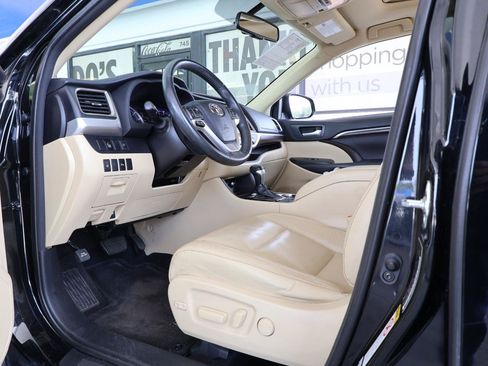 Used 2016 Toyota Highlander Limited FWD image 40