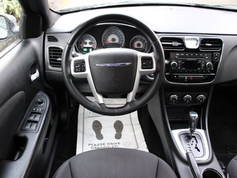 Used 2013 Chrysler 200 Touring image 16