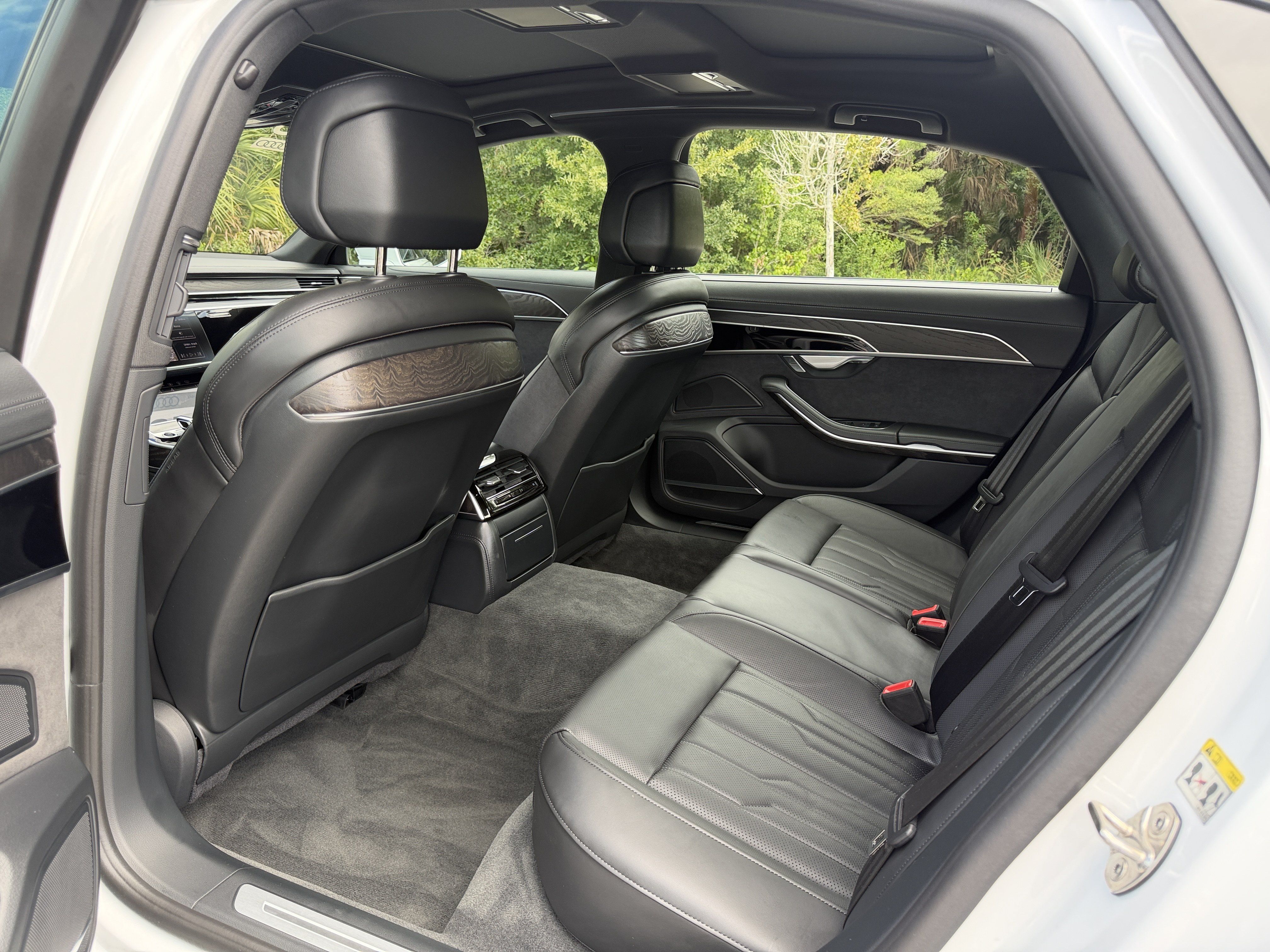 Used 2025 Audi A8 L 3.0T AWD/4WD image 18