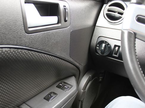 Used 2006 Ford Mustang GT image 23