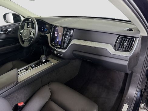 Used 2025 Volvo XC60 B5 Plus image 30