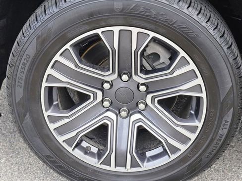 Used 2024 Jeep Wagoneer L Series II w/ Flexible Seating Group RWD image 10