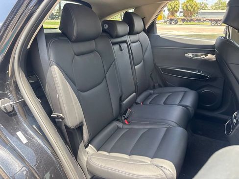 Used 2025 Genesis GV70 2.5T AWD/4WD image 15