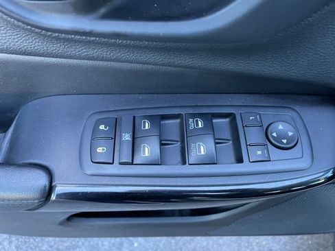 Used 2019 Jeep Cherokee Altitude image 14