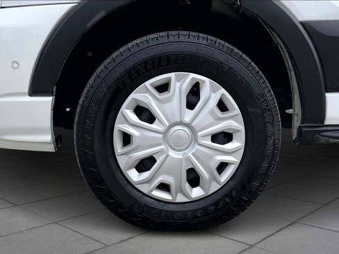 Used 2023 Ford Transit 350 XLT image 10