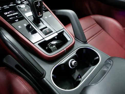 Certified 2022 Porsche Cayenne image 24