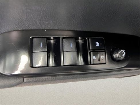 Used 2025 Toyota Camry LE image 16