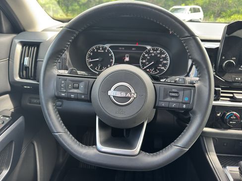 Used 2023 Nissan Pathfinder SL w/ Cargo Package AWD/4WD image 12