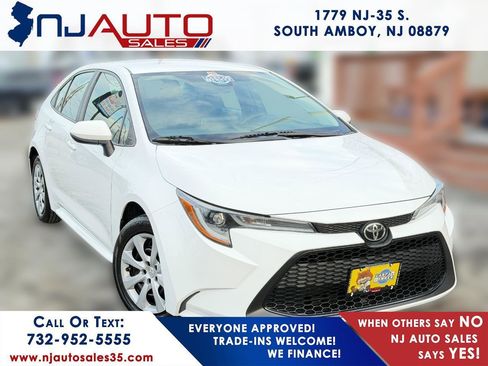 Used 2021 Toyota Corolla LE image 1