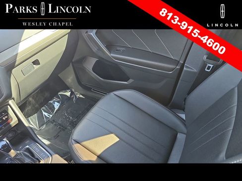 Used 2022 Volkswagen Tiguan SE R-Line image 14