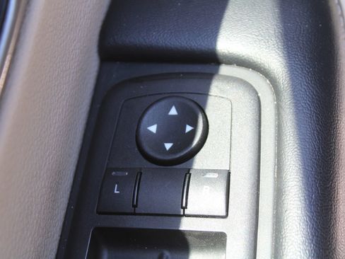 Used 2023 Chrysler Pacifica Touring-L FWD image 27