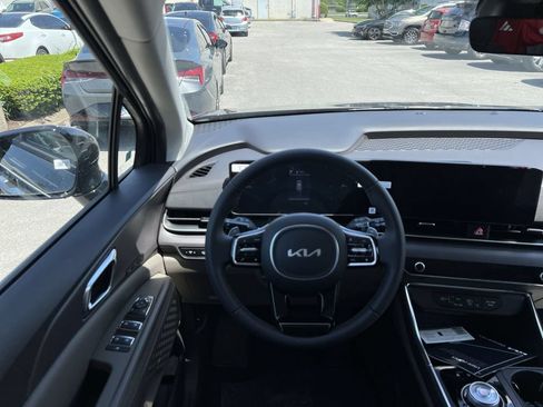 New 2026 Kia Carnival EX FWD image 14