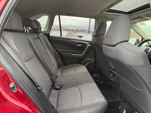 Used 2019 Toyota RAV4 XLE w/ Convenience Package image 24