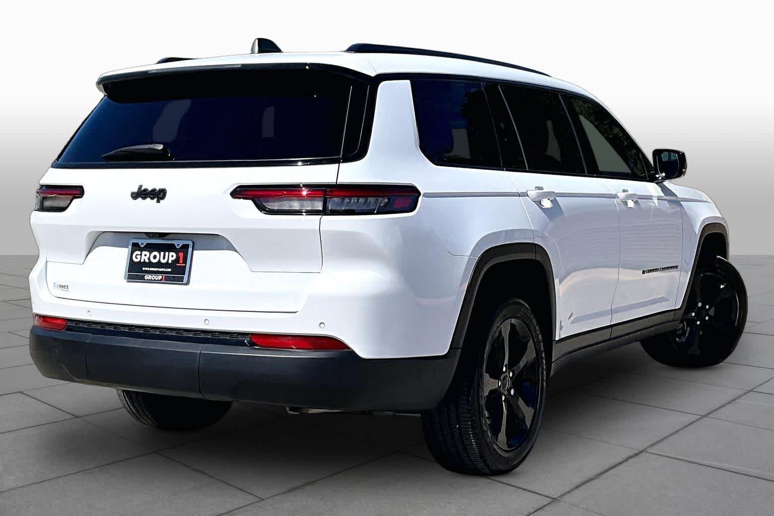 Used 2025 Jeep Grand Cherokee L Altitude RWD image 13