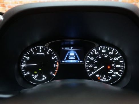 Used 2018 Nissan Pathfinder Platinum AWD/4WD image 14