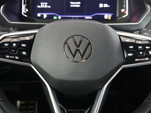 Used 2022 Volkswagen Tiguan SEL R-Line AWD/4WD image 29