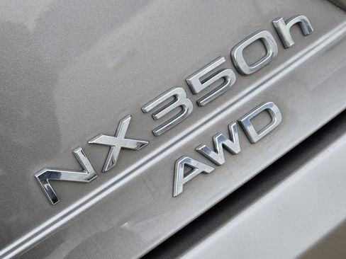 Used 2024 Lexus NX 300h AWD w/ Luxury Package image 18