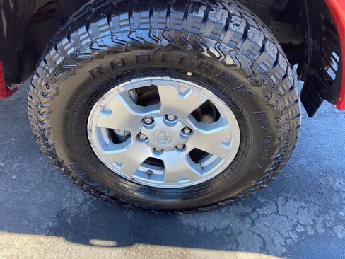 Used 2013 Toyota Tacoma V6 4x4 4dr Double Cab 5.0 ft S image 83